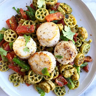 Roasted Red Bell Pepper and Blanched Asparagus Pesto Pasta + Seared Scallops